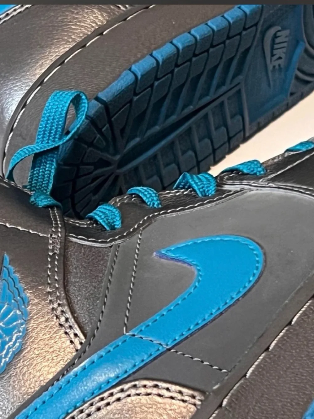 Nike Men's High-Top Sneakers in Dark Gray and Teal Blue